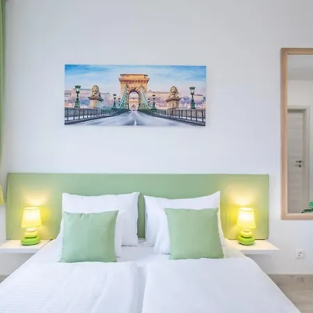 Apartment With Garden Terrace Budapest