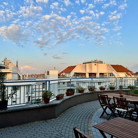Rooftop City With Deep Garage * Budapest