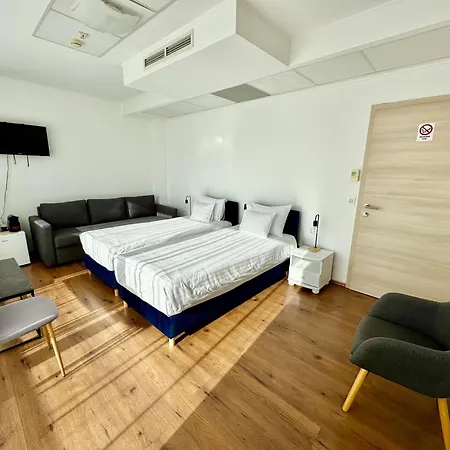 Rooftop City With Deep Garage Hostel