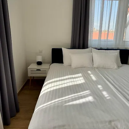 Rooftop City With Deep Garage Hostel Budapest