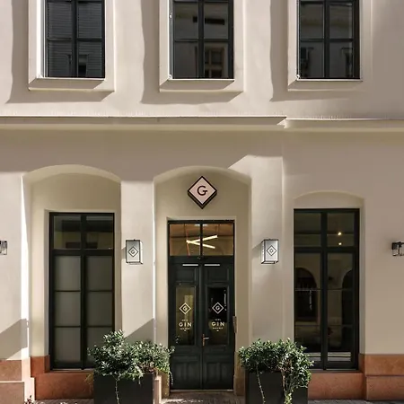Gin Hotel