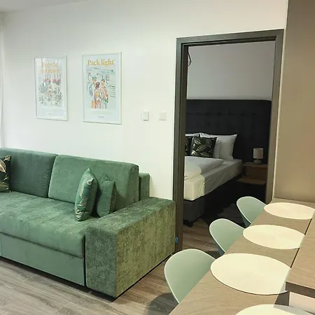 Hock Aparthotel *