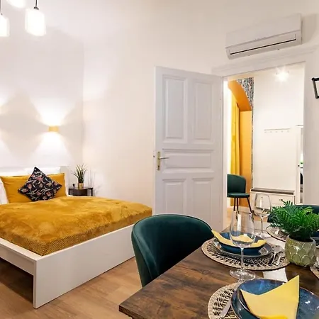 Apartment Unique Design - New - Budapest