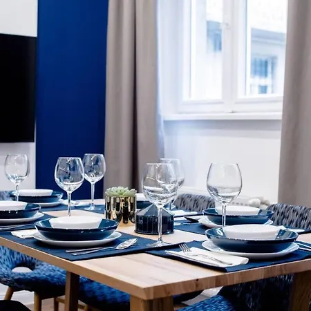Apartment Elegant Design In Vibrant Center Budapest
