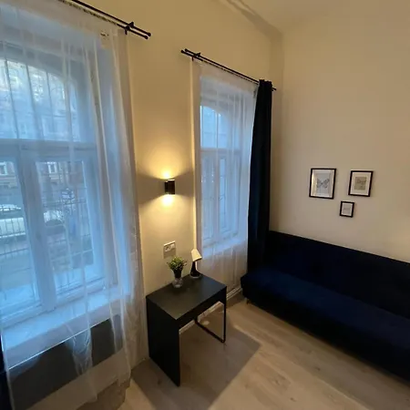 Cozy In Apartment *