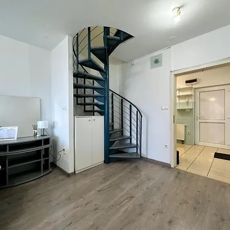 Free Parking - Stargate Apartment *