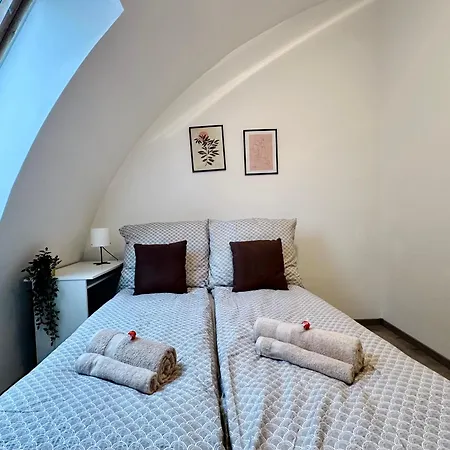 Free Parking - Stargate Apartment Budapest