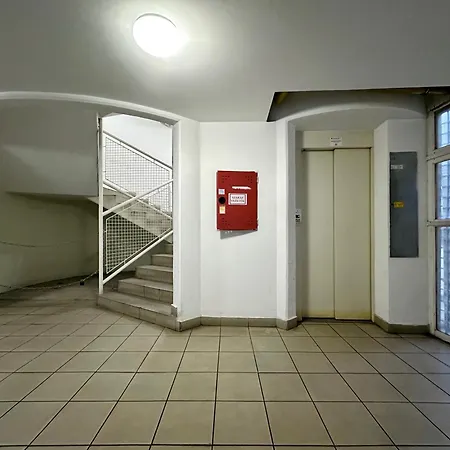 Free Parking - Stargate * Budapest