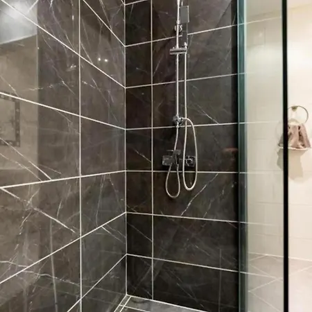 Chic Retreat With Jacuzzi By Gozsdu Udvar & Fashionst