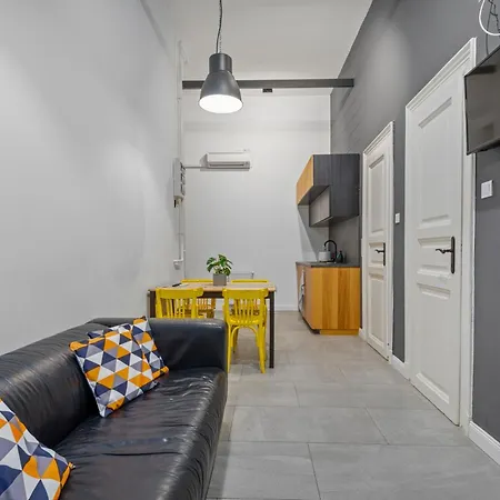 Colourful In The Party District Apartment
