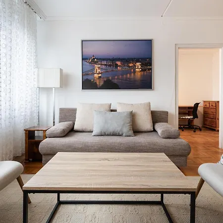 Danubia Apartment *