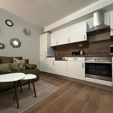 Leda Deluxe Apartamento *
