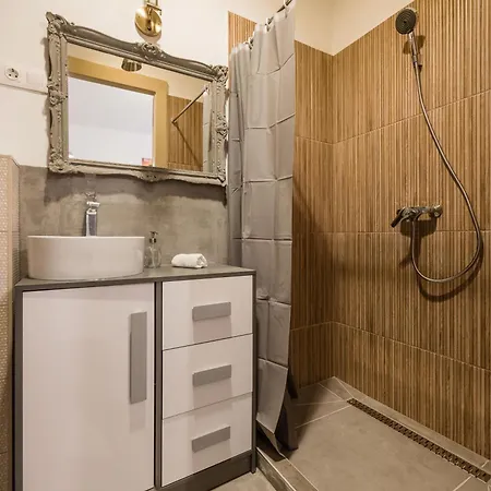 Budapestayz - Baross Apartment