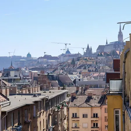 M52 Buda By Danube & Castle View Budapest