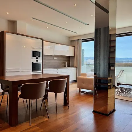 شقة Panoramic Views - Luxury Downtown *