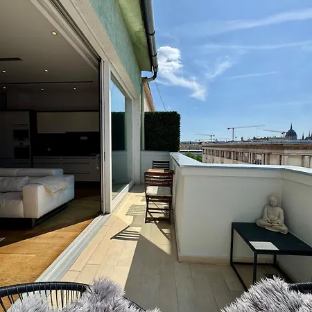 Panoramic Views - Luxury Downtown * بودابست