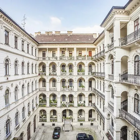 Enzo Capo Luxury Suites Andrassy Budapešť