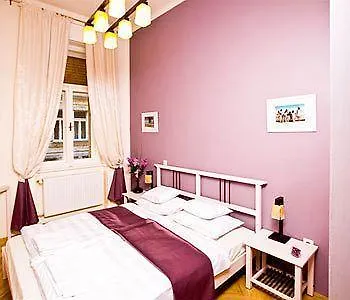 Budapest Rooms Bed And Breakfast Penzion 3*