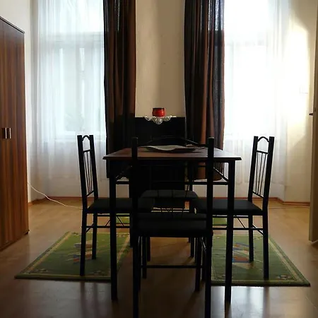 Daire Westend & Courtyard Budapeşte