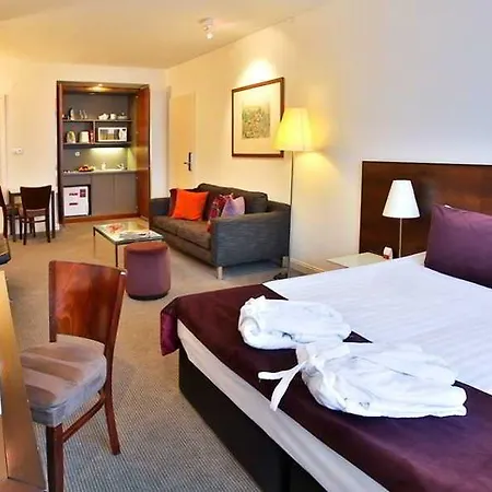 Adina Apartahotel
