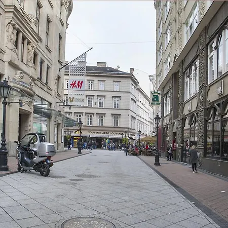 Ilona 2 Bedrooms In The Center Daire