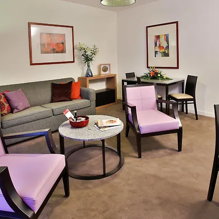 Adina Apartahotel 4*
