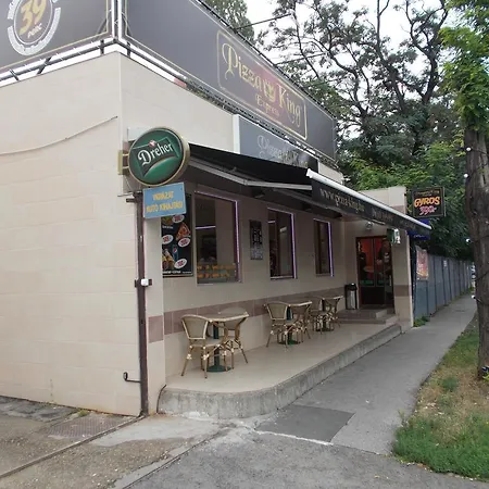 Central King Hostal *