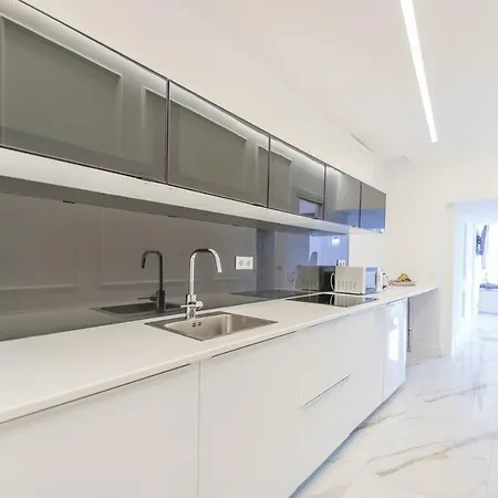 Enzo Capo Luxury Suites Andrassy * Budapešť