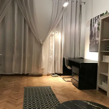 Elegant Apartment *
