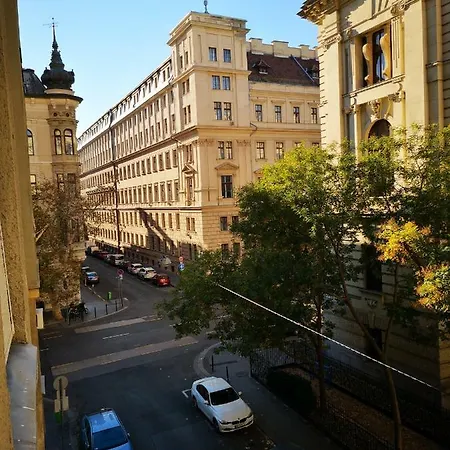 Apartman Parliament Alkotmany Utca 4
