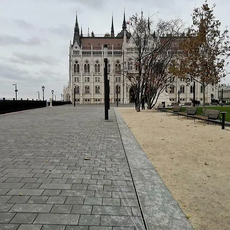 Parliament Alkotmany Utca 4