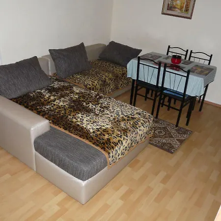 Daire Westend & Courtyard *
