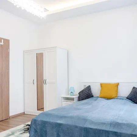 3 En Bedroom Flat In The Main Centre For 6ppl, 3bdr,3bthr,ac Budapesta