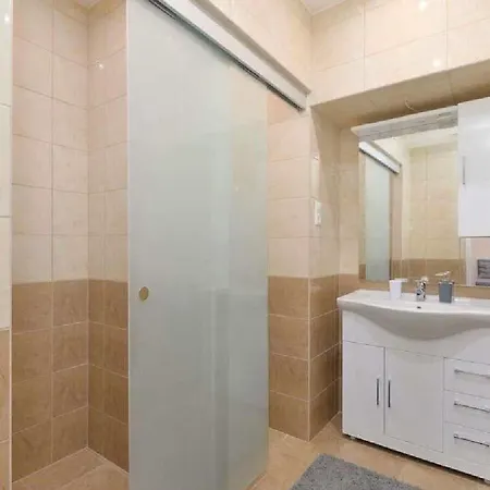 Akacfa Utca 65. Apartment