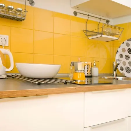 Modern Four Bedroom In Palace District Appartamento