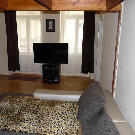 Westend & Courtyard Daire