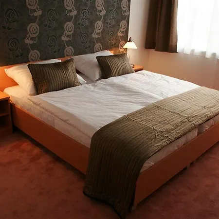 Canada Hotel 3*