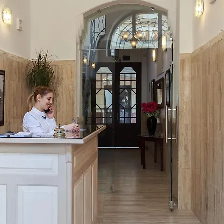 Mika Downtown 3* Будапешт