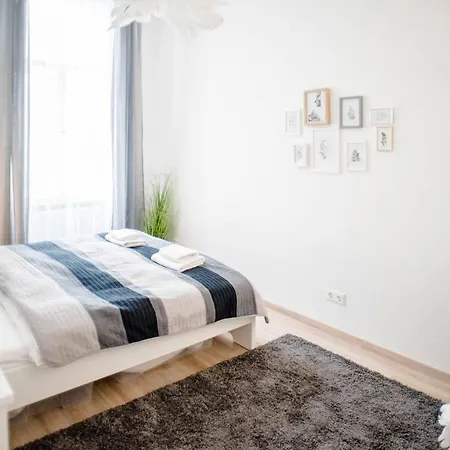 Comfy, Renewed 3 Bedroom In Center * Budapest