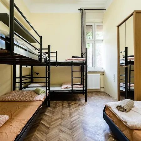 Hostel Baroque & Coworking Budapest