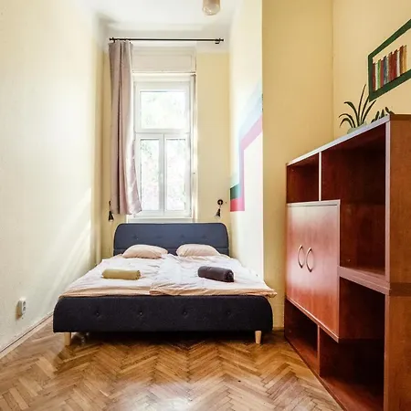 Baroque & Coworking Hostel Budapest
