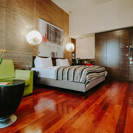 Hotel Soho Boutique 4*