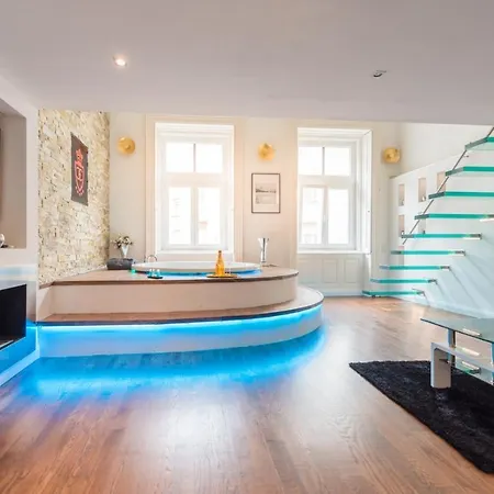 Enzo Capo Jacuzzi Appartamento Budapest