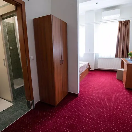 Hotel Nepliget Budapesta