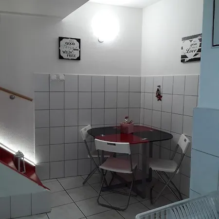 Dorishostel Hostel *