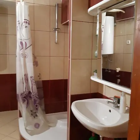 Dorishostel Hostel *