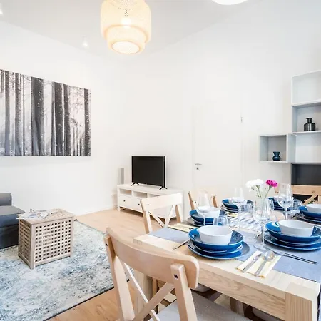Bpr Blooming Design With A/c Apartment *