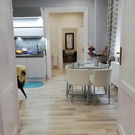 Pannonia Center Deluxe * Budapest