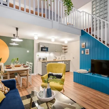 Apartment Colorful Designer In The Heart Of *