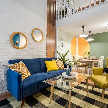 Apartment Colorful Designer In The Heart Of
